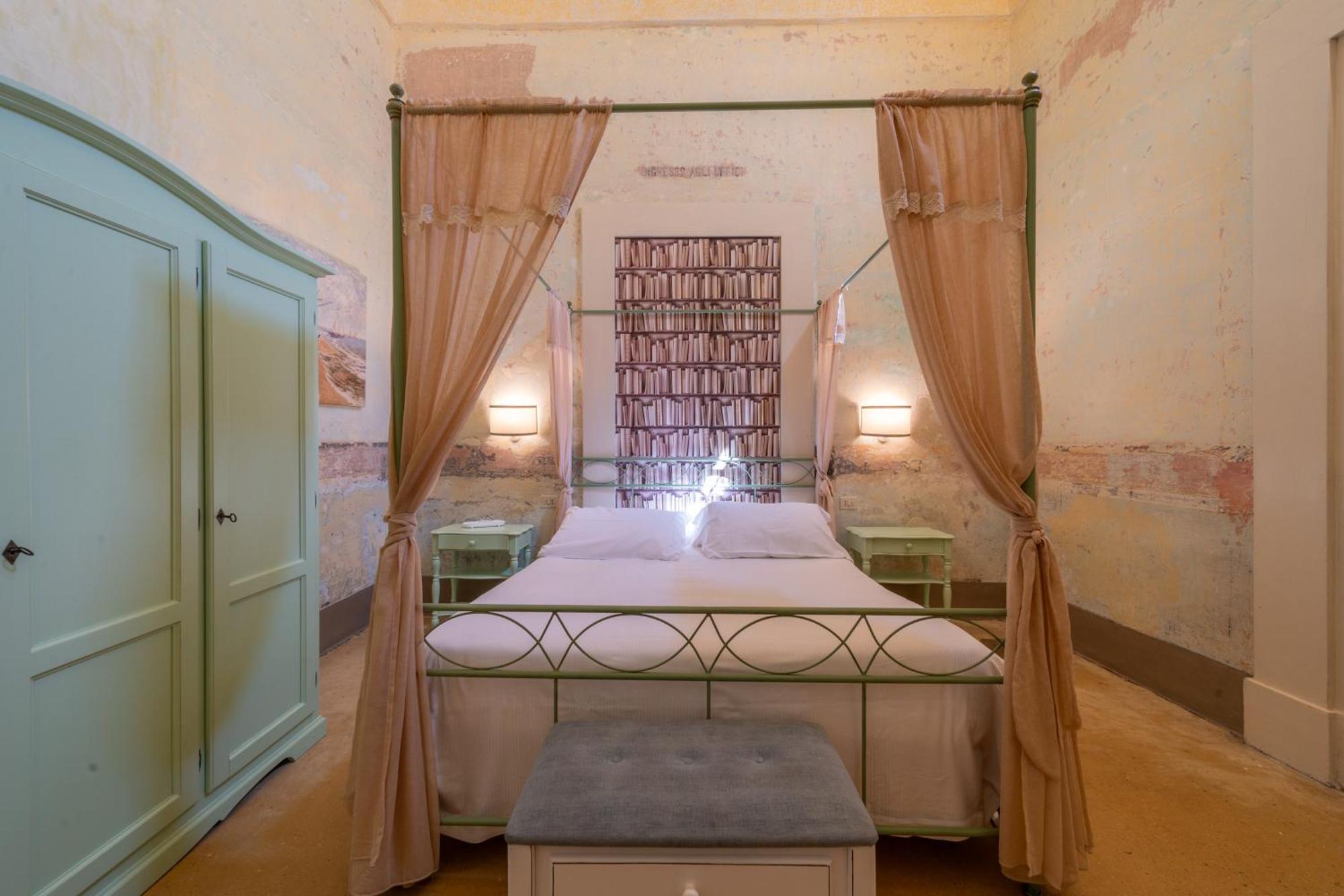 Aparthotel Dimora Storica Briganti Gallipoli Esterno foto