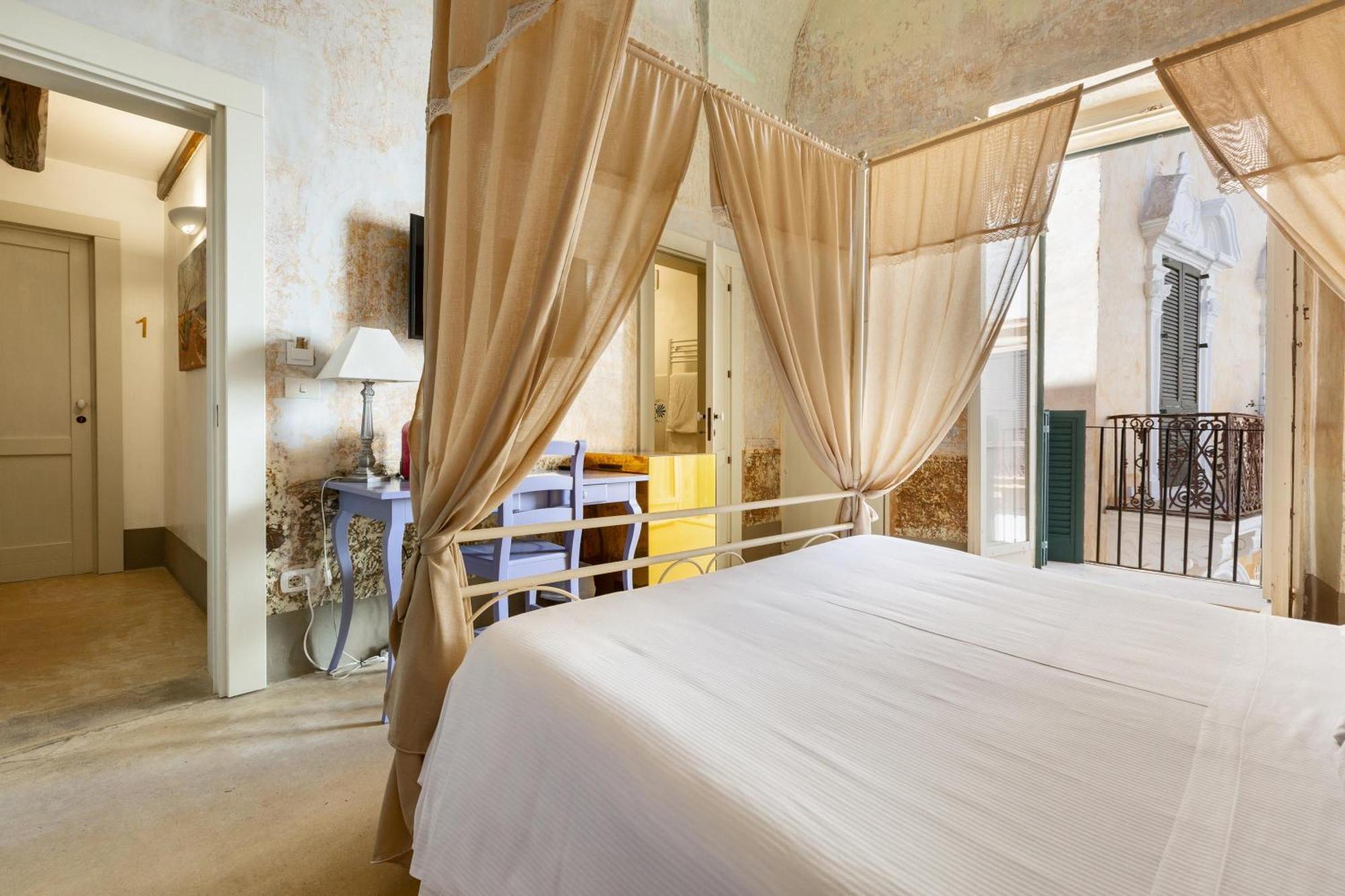 Aparthotel Dimora Storica Briganti Gallipoli Esterno foto