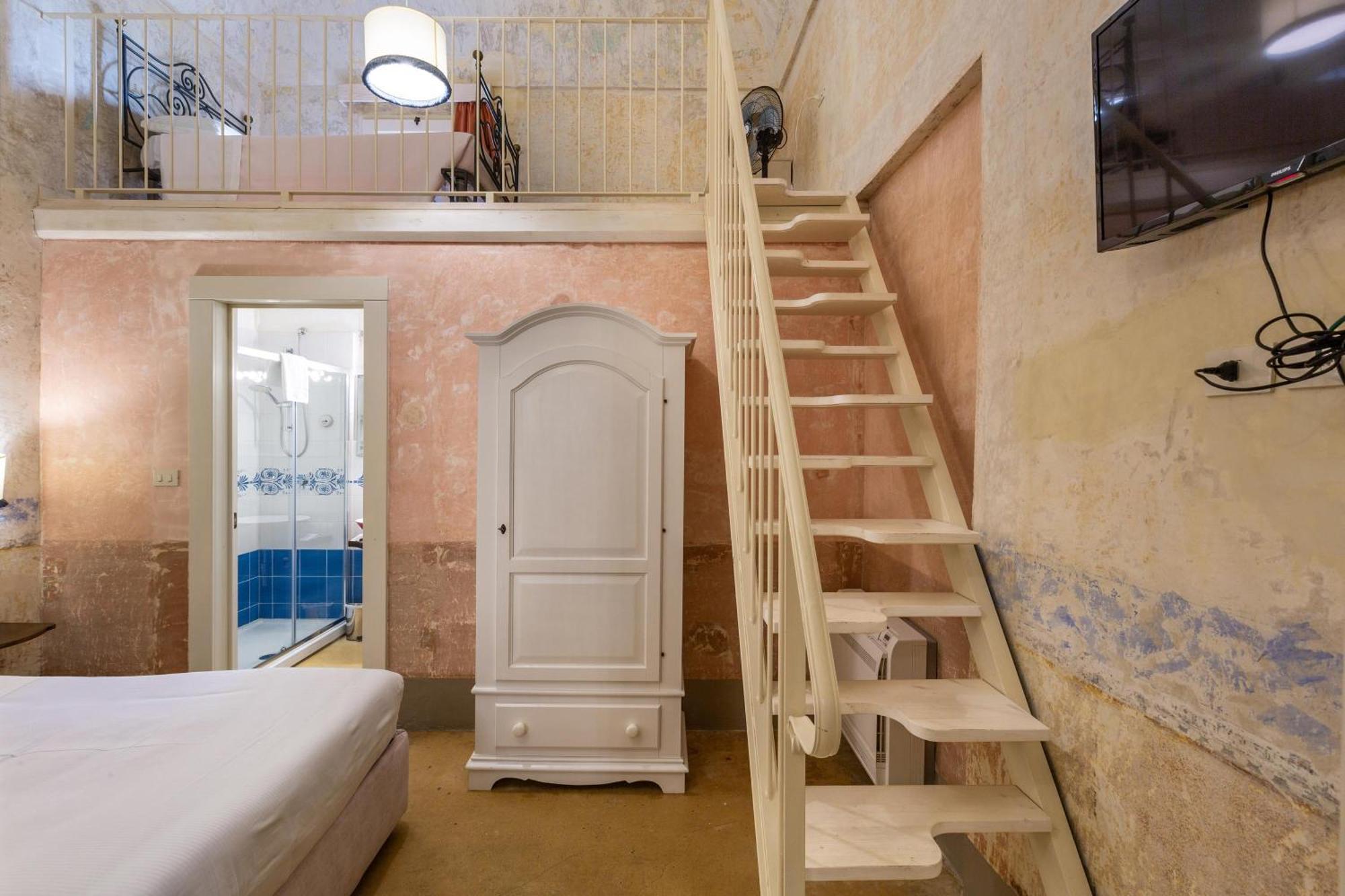 Aparthotel Dimora Storica Briganti Gallipoli Esterno foto