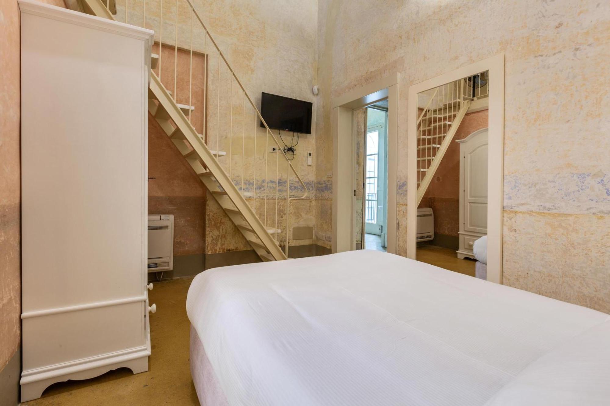 Aparthotel Dimora Storica Briganti Gallipoli Esterno foto