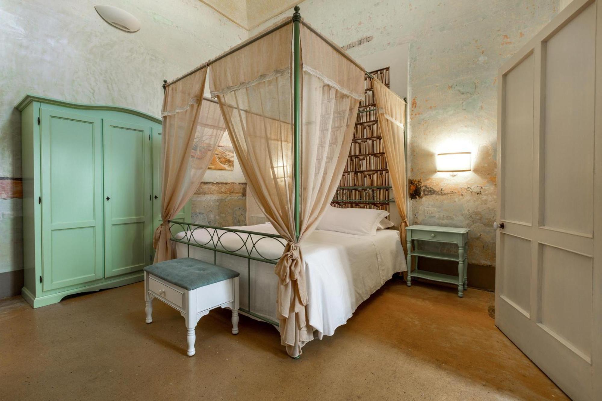 Aparthotel Dimora Storica Briganti Gallipoli Esterno foto